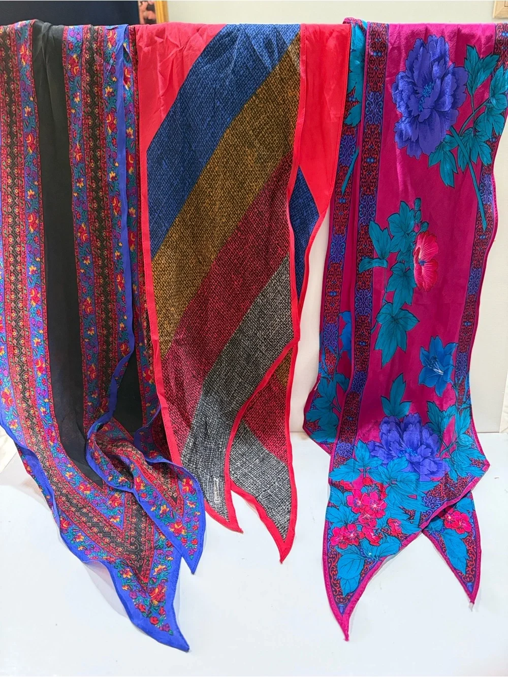 Evan Picone Liz Claiborne & other Mulicolor Silk Scarves 🧣 Blue, Pink, Red Black